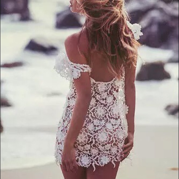 Daisy Crochet Cotton Floral Lace Mini CoverUp - Picture 4 of 6